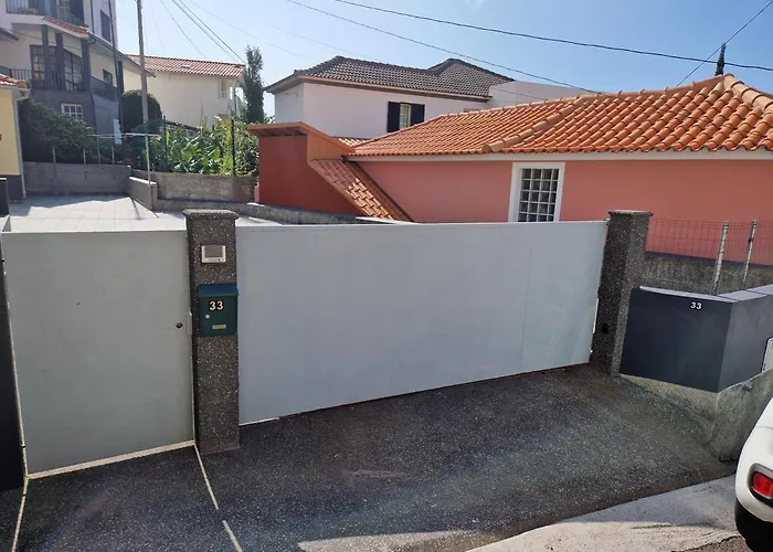 With Private Parking Holiday home Machico (Madeira)