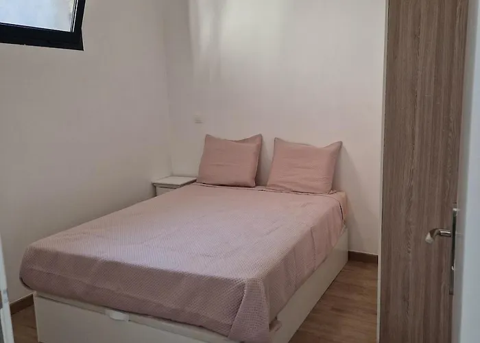 Holiday home With Private Parking