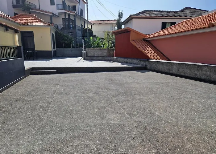 With Private Parking Machico (Madeira)